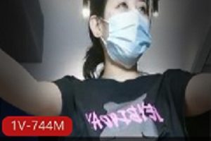 美女开车上路,全自动差点让美女招架不住。