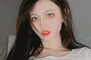 某推高颜值粉嫩身材的狐狸小妖,它想跟你约会。