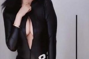 斗鱼直播：张琪格热舞合集，性感丰满胸脯诱惑力，拥抱美好生活，探索舞蹈的种类与技巧