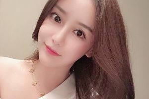 美少女直播秀：抖音、快手、图图、柠檬酱等精彩内容，绝色美女容颜、性感穿搭、福利照片等，一览网络热门绝色女主播！