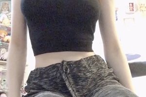 混血美女HoneyMomo：西方东方结合的魅力，完美身材与独特韵味！