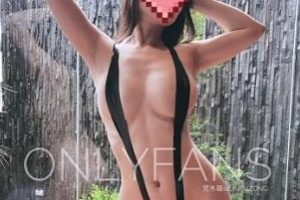 火爆荒木薇Onlyfans超热作品：摄影模特荒木薇的火爆帐号，结婚复出，带给你惊喜无趣的奇妙！
