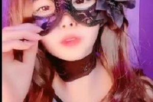 火辣艾米，爱上你的节奏艾米快手主播火辣L舞作品，柔和的笑容深沉眼神，加特林身材服装玩具4.5G烧劲