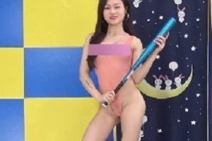 日月俱乐部小飒高叉时尚走秀1V79M百度盘服装