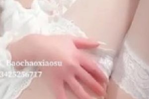 2V小兔推特社保姬麻酥酥吊带