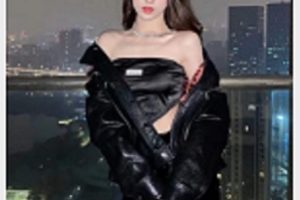 BellaKio婉儿新人露鲍高颜值身材直播黑丝bao鱼1V231M