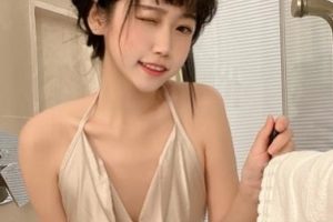 美女主播可爱妹子不呆猫人气企鹅电竞娱乐白皙清纯擦边路线3V1.6G可爱乖巧