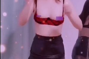 抖音绅士收藏人气女神野性劲爆黑丝果舞诗宝封号性感展示