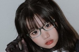 双马尾连体黑丝展示泳衣