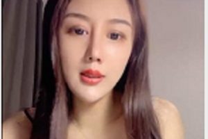 女神主播夏娃于小雅：颜值身材超群，打粑粑资源惊人3V2.7G