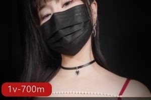 NaNa傻女系列：糖心版，Y党女主，身材完美，二郎腿夹女上坐，1V，700M资源