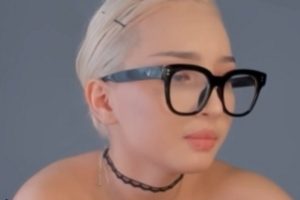 高颜值女神Asuna_Love直播表演4V+2.4G