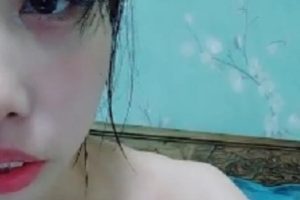 胖哥艳福不浅的两个精选00后双胞胎姐妹花的2V+1.5G商品