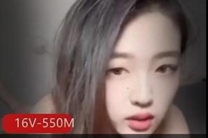 ，Ay的视频数量和大小丰富，她的自拍技巧娴熟，外貌让人印象深刻。她以奇思妙想日记为题，成为了抖音网红界的一颗耀眼明星。16V-550M