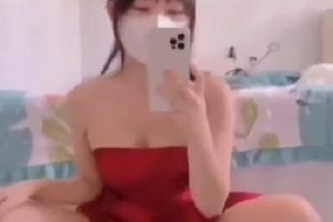 热门抖音光剑挑战H版，小明舞姿帅气吸粉无数