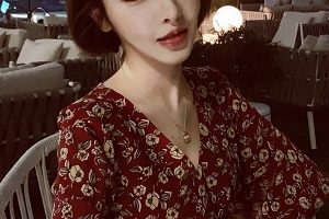 《小喵大宝：28P/21M私拍合集，气场十足的御姐魅力》