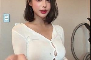 韩国bj徐婉甜美自拍合集15V704M，完美呈现真实自我