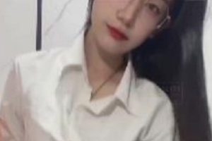 快手甜美胡椒籽最新合集78V7.1G，汉服JK婚纱女仆水手服坐桩