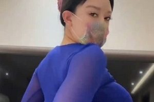 抖音芷仪大罩杯胖臀女神视频合集94万粉8.23G，阳台紫