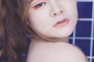 芸熙有尺度三人行飙车现场独家展示626M劲爆