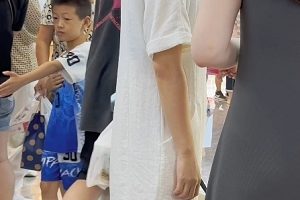 街拍绝美拍摄少妇1部287MB