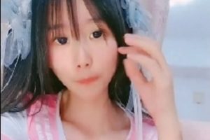 太纯了某房03小嫩妹私藏视频1V840M嫩得