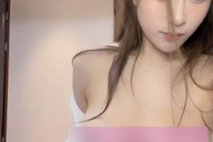 推特崽儿酱豪放车内外互动185V44.6G傲人曲线
