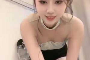 某音九莲辣辣姐空姐白丝一字马热舞78部合集17G极致柔韧