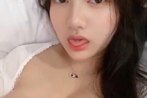 小尤奈推特露脸童颜巨峰视频28部20G有尺度合集