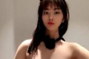 八字奶御姐吊带黑丝骚气扭动3V2.09G优质身材