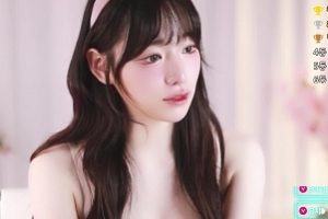 少女映画小鱼火辣私拍375P2V6.55G合集曲线绝了