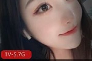 南航丰腴空乘二度幽会视频1V5.7G八字大奈太顶了